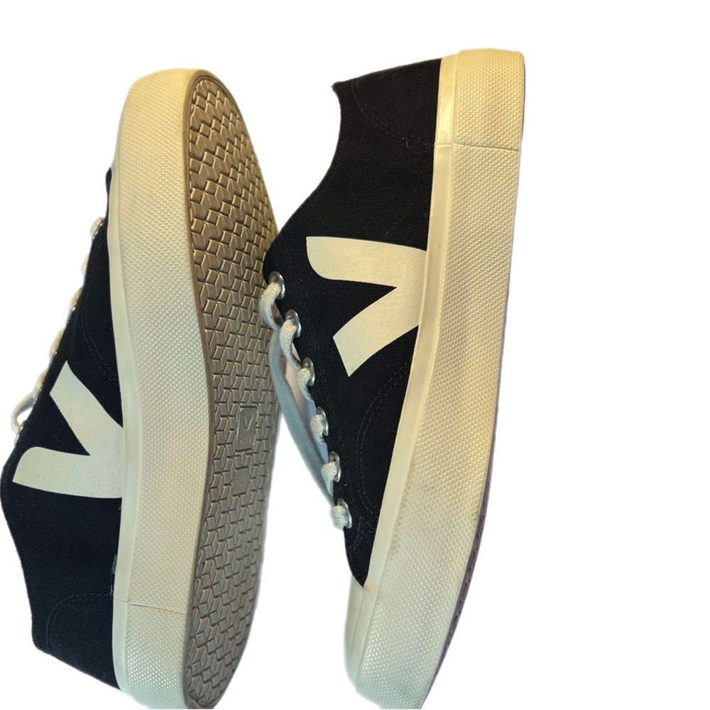 EUC 135$ Veja Wata II Organic Cotton Black/Cream Logo Sneakers 8 Euto 39 - Picture 11 of 16
